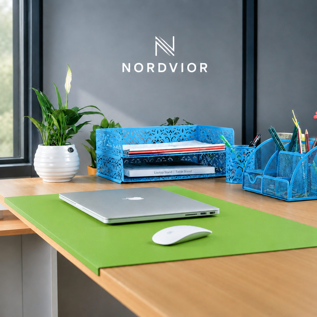 Skrivebordsunderlag i flere farver til en stilren arbejdsplads