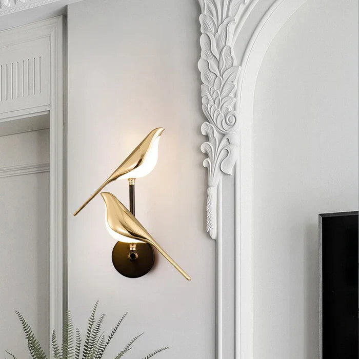 Væglampe med fugle-design og moderne stil