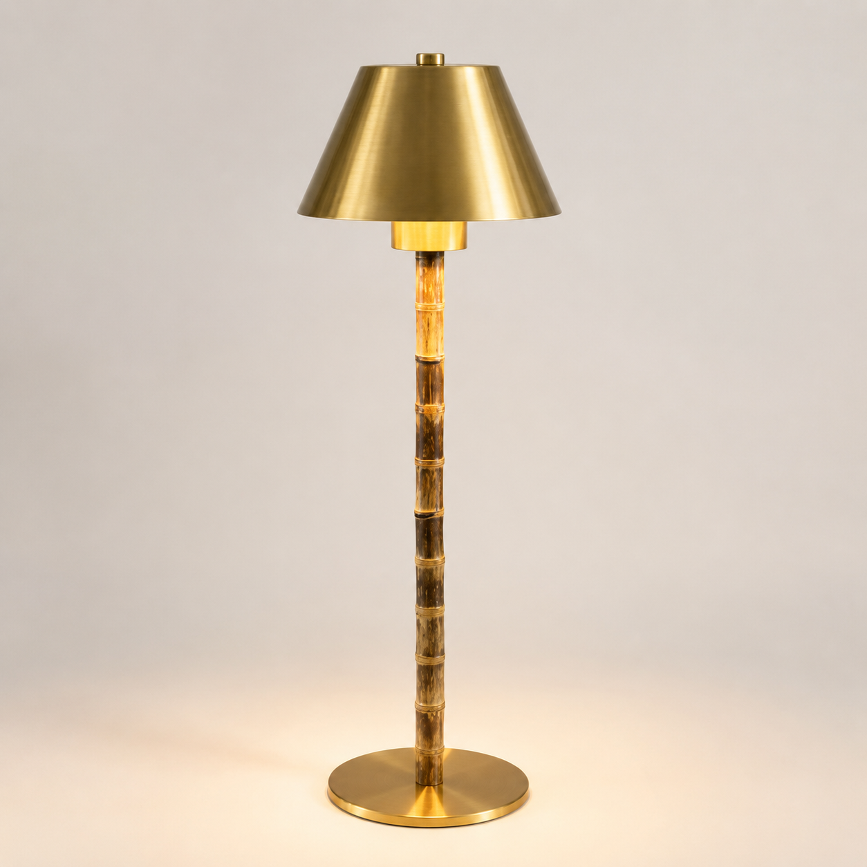 Bambusglød Bordlampe – Varm belysning med naturlig elegance