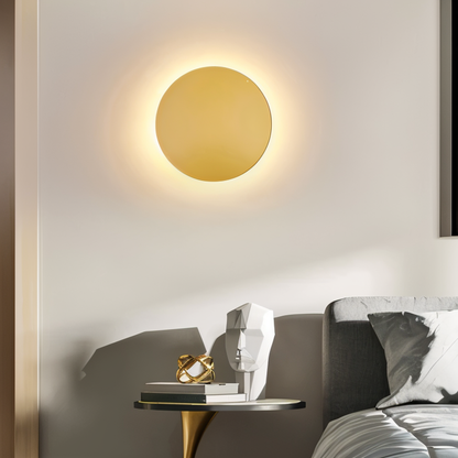 Lunaris – Moderne Rund LED Væglampe i Metal med Varmt Lys
