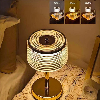 HaloLume – LED-ringbordlampe i guld med flerlagsskærm til elegante interiører