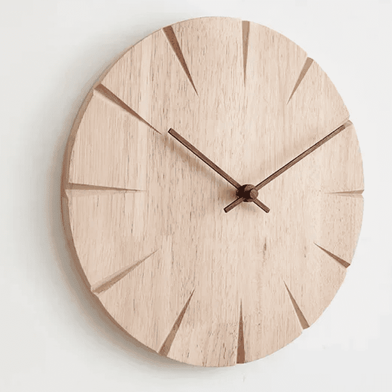 Massivt trævægur med pendul – minimalistisk og tidløst design
