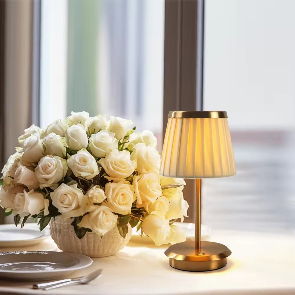 LumiÉclat – Genopladelig bordlampe i sort og guld med dæmpbar LED og touch-betjening