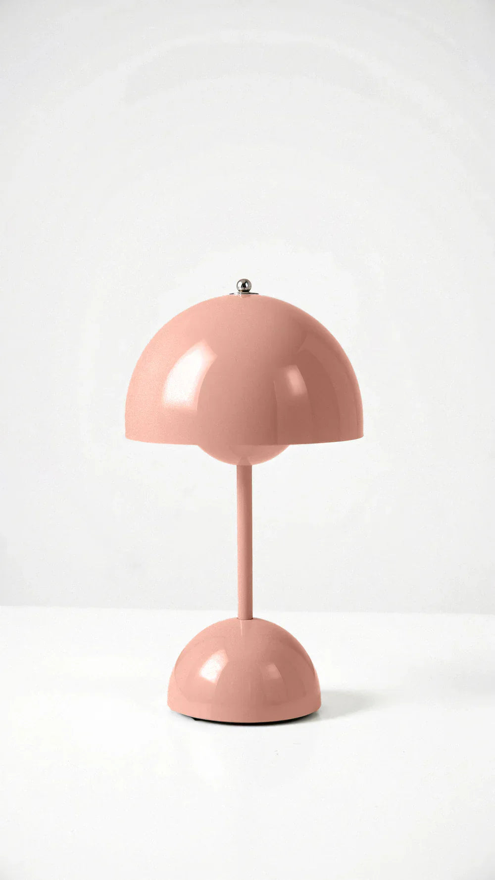 Trådløs bordlampe med minimalistisk design