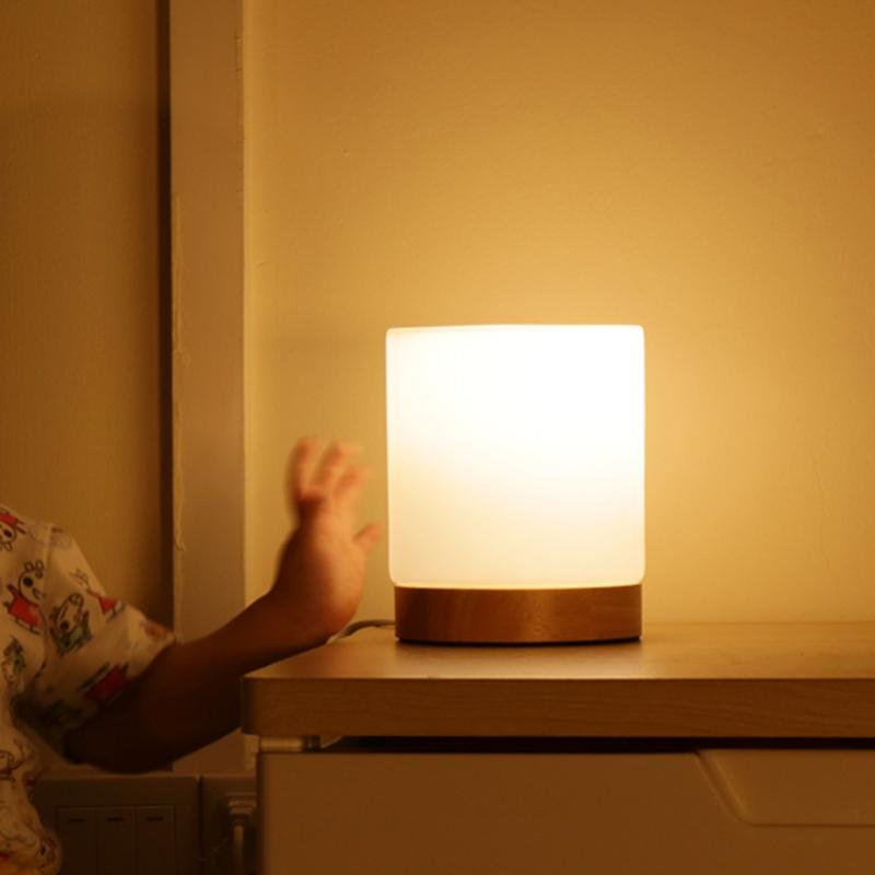 LumaTouch Mini – Elegant Glas Bordslampe med Touch og 360° Belysning