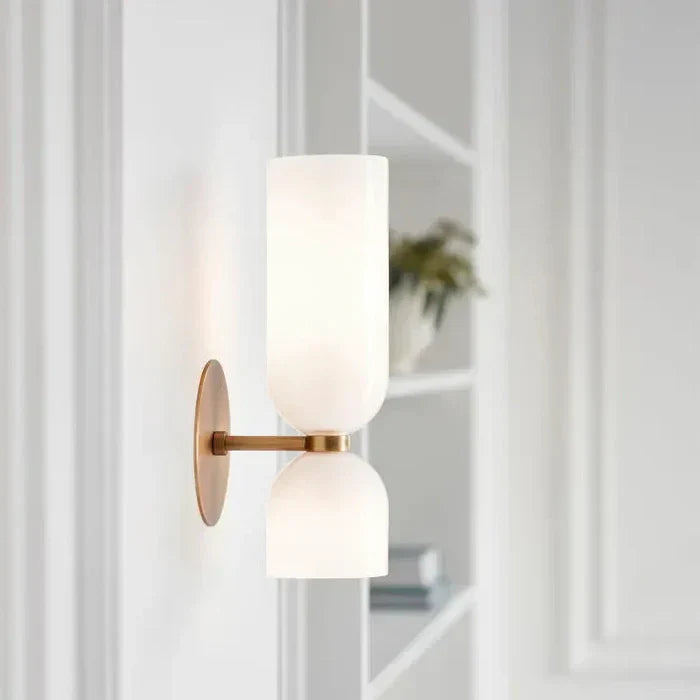 Væglampe med røget glas og guldfinish – dobbelt lyskilde