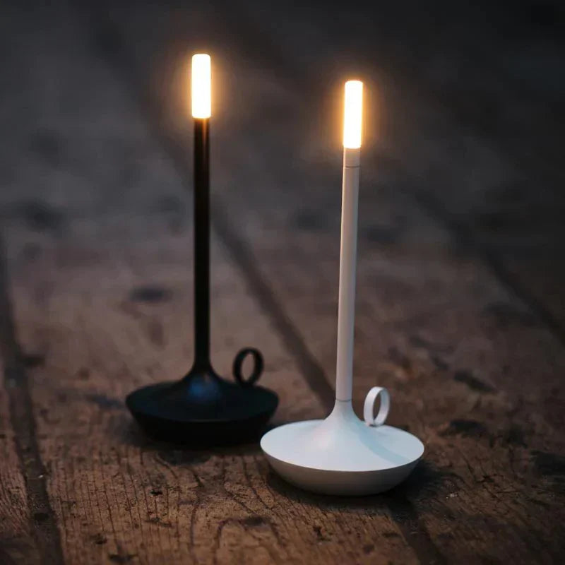 Minimalistisk bordlampe med touch-switch og stearinlys-design